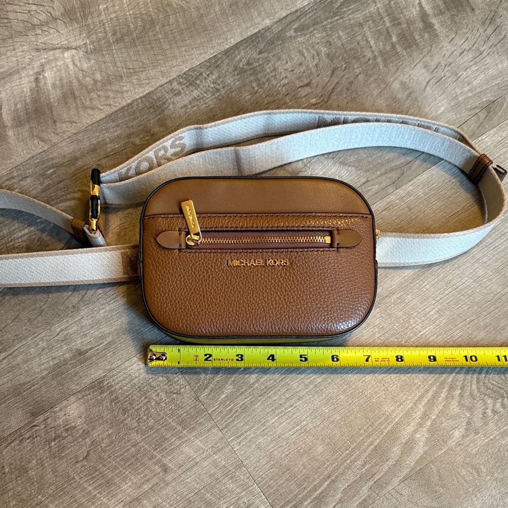 Michael Kors Brown Belt Bag with Cream Strap. Jet set pebble leather belt bag - Picture 5 of 5